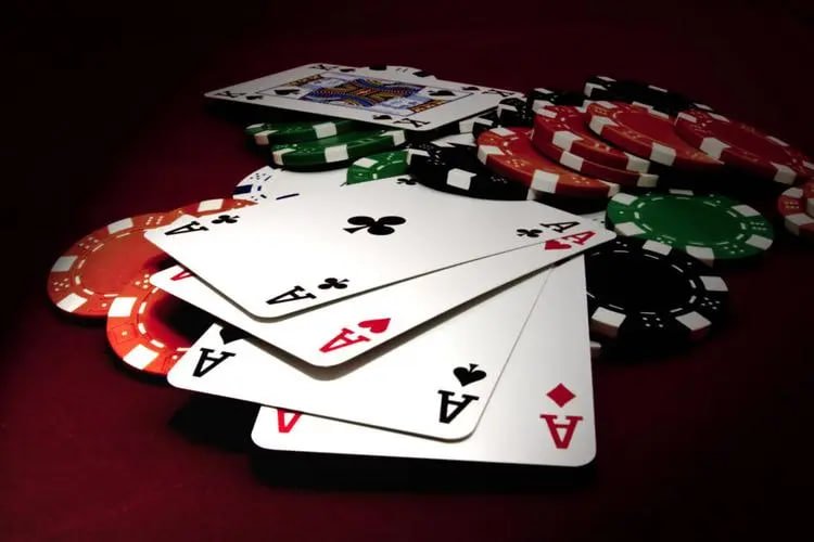 laro77 live casino roulette table with professional dealer streaming to Philippines